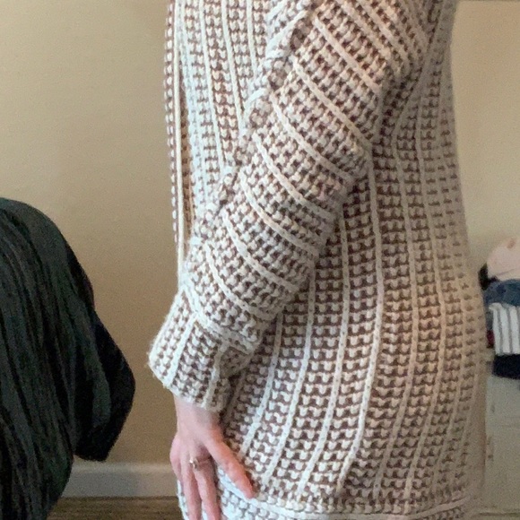 Knitted Sweater - Picture 4 of 4